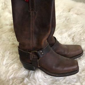 Harness Frye Boots